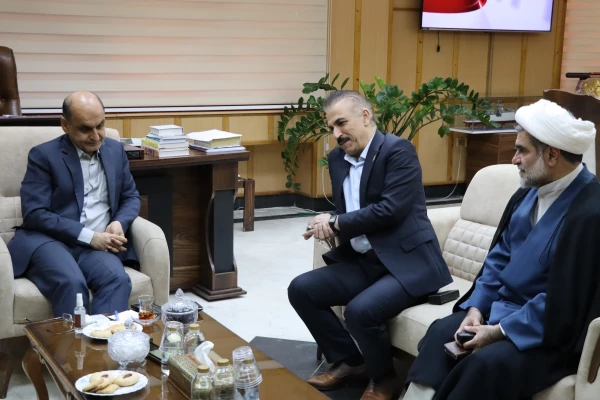 دیدار معاونت آموزشی وتحصیلات تکمیلی  دانشگاه فرهنگیان کشور و هیات همراه با  دکتر حق شناس استاندار گیلان

 3