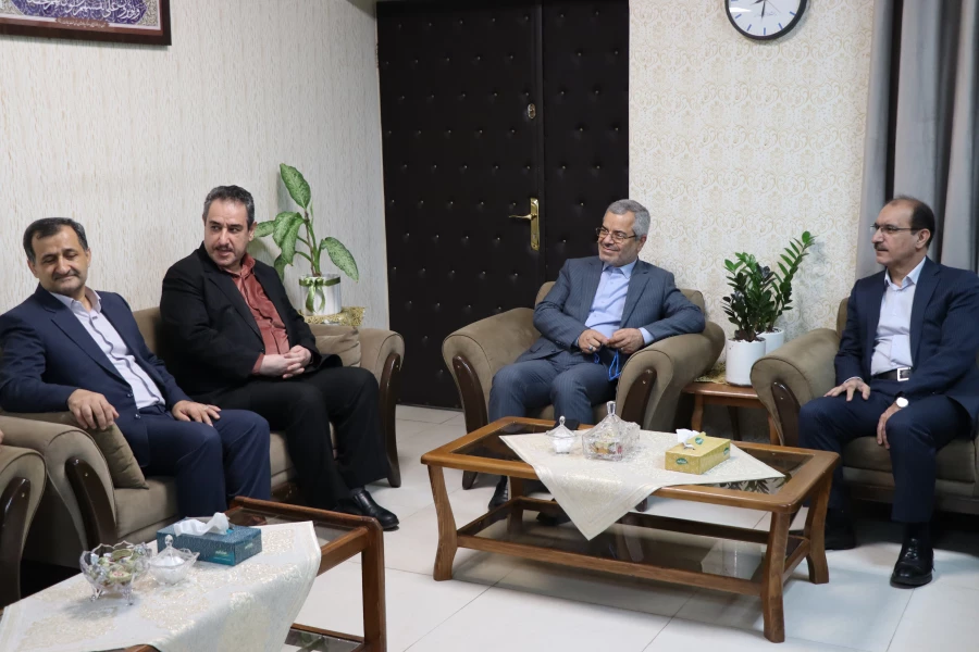 دیدار نماینده شهر رشت با سرپرست دانشگاه 3