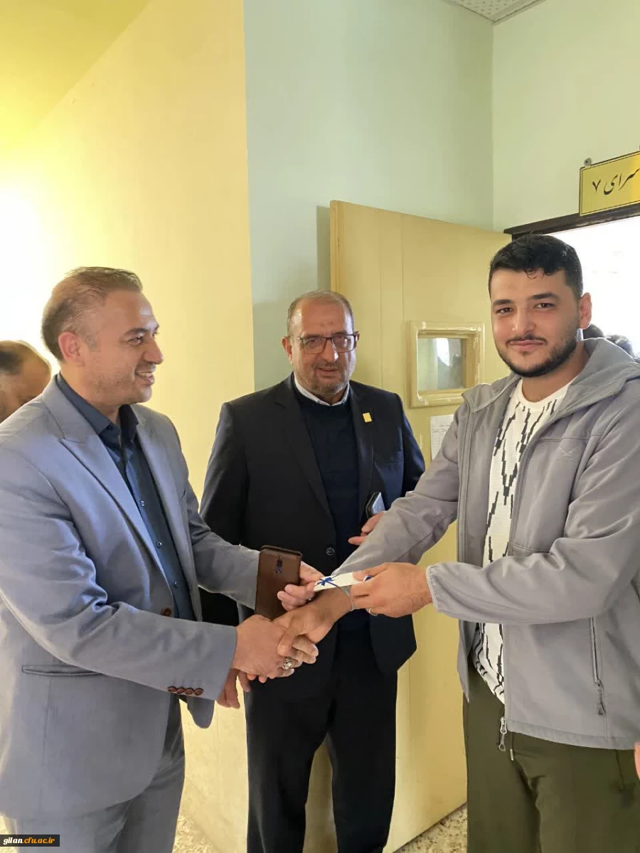 دکتر دلقندی معاونت برنامه ریزی و توسعه منابع از زوج جوان دانشگاه فرهنگیان گیلان تقدیر کردند 2