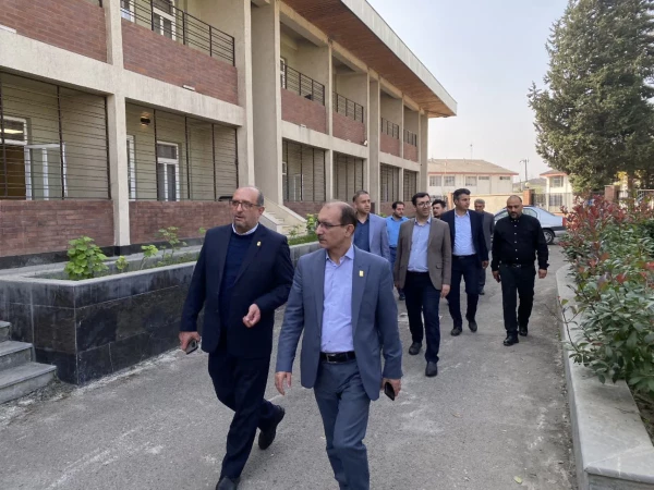 دکتر دلقندی معاونت برنامه ریزی و توسعه منابع از زوج جوان دانشگاه فرهنگیان گیلان تقدیر کردند 4