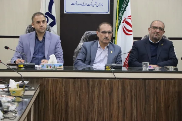 دکتر دلقندی: واگذاری اختیارات لازم به استانها ،ارائه خدمات رفاهی به همراه پرداخت نقدی و غیر نقدی ،پرداخت به موقع مطالبات از اولویت های معاونت برنامه ریزی و مدیریت منابع دانشگاه می باشد.  2