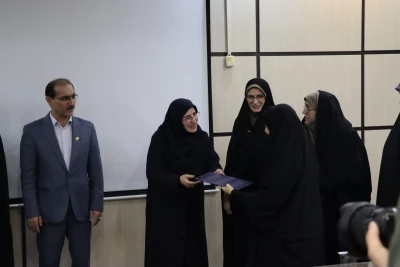 تجلیل از دانشجویان برگزیده و مقام آور