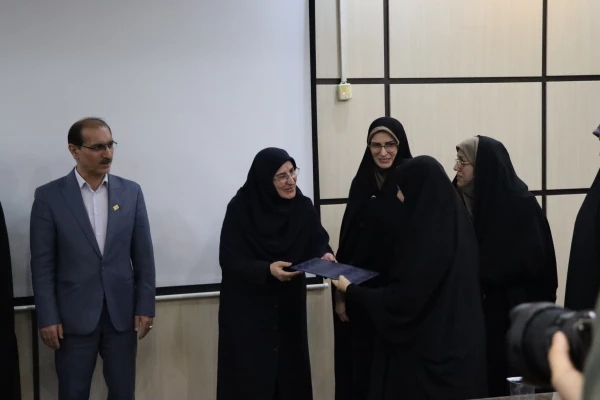 تجلیل از دانشجویان برگزیده و مقام آور 7