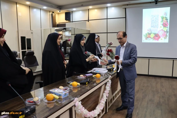 نشست ریاست دانشگاه فرهنگیان گیلان با بانوان به مناسبت گرامیداشت روز زن