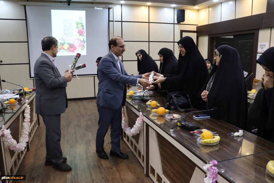 نشست ریاست دانشگاه فرهنگیان گیلان با بانوان به مناسبت گرامیداشت روز زن 3