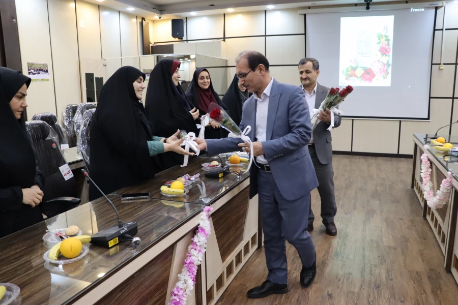 نشست ریاست دانشگاه فرهنگیان گیلان با بانوان به مناسبت گرامیداشت روز زن 4