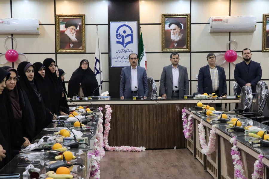 نشست ریاست دانشگاه فرهنگیان گیلان با بانوان به مناسبت گرامیداشت روز زن 5
