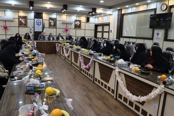 نشست ریاست دانشگاه فرهنگیان گیلان با بانوان به مناسبت گرامیداشت روز زن 8