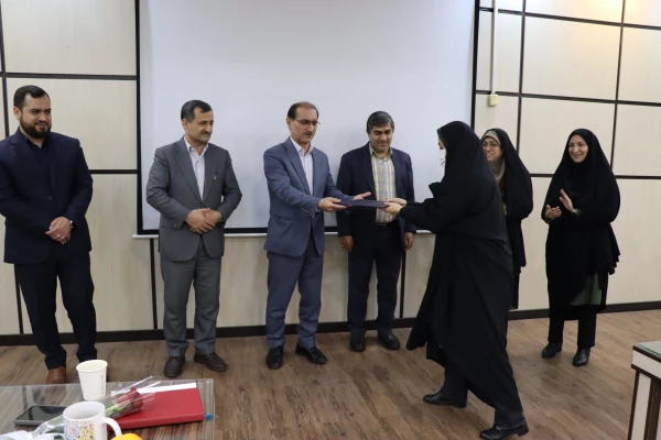 نشست ریاست دانشگاه فرهنگیان گیلان با بانوان به مناسبت گرامیداشت روز زن 10