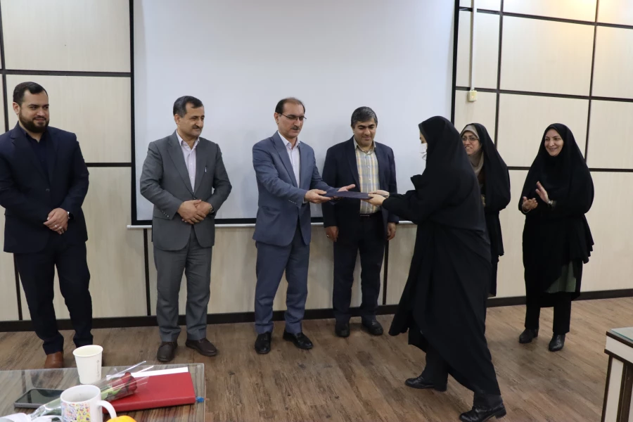 نشست ریاست دانشگاه فرهنگیان گیلان با بانوان به مناسبت گرامیداشت روز زن 10