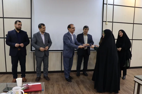 نشست ریاست دانشگاه فرهنگیان گیلان با بانوان به مناسبت گرامیداشت روز زن 11