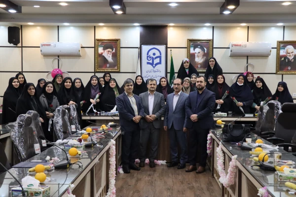 نشست ریاست دانشگاه فرهنگیان گیلان با بانوان به مناسبت گرامیداشت روز زن 12