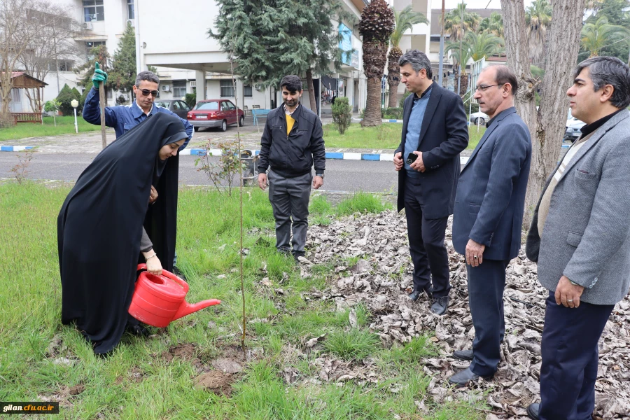 درختکاری به مناسبت گرامیداشت یادوخاطره شهیدان جنگ رمضان 9