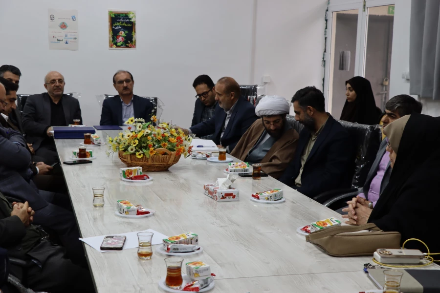 سرپرست دانشگاه فرهنگیان گیلان:
شعار امسال دانشگاه توسعه کیفیت محور در سایه وحدت می باشد. 3