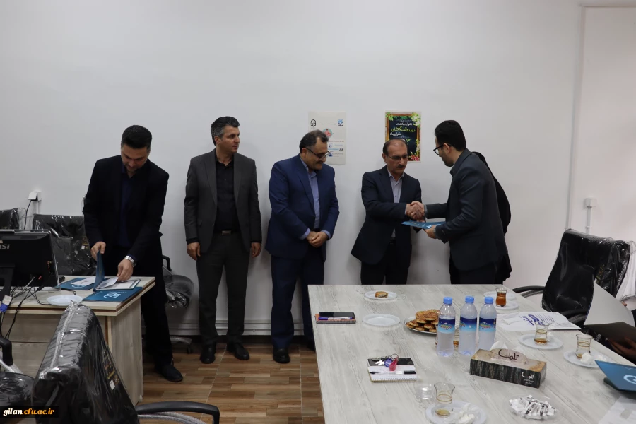 تجلیل از مشاوران مرکز روان شناسی و مشاوره دانشگاه فرهنگیان گیلان 9
