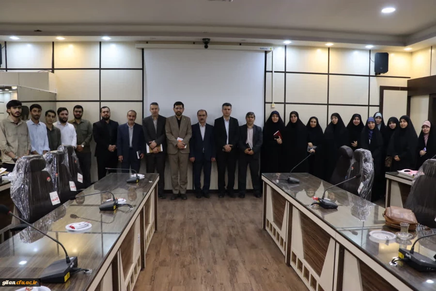 دیدار معاون فرهنگی و تربیتی سازمان مرکزی دانشگاه فرهنگیان با تعدادی از اعضای شورای فرهنگی و دانشجومعلمان دانشگاه فرهنگیان گیلان 4